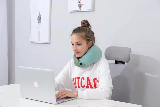 Kualitas Tinggi Populer Fashion U Bentuk Memory Foam Leher Pesawat Perjalanan Mobil Bantal Leher Pijat Bantal Dengan Panas