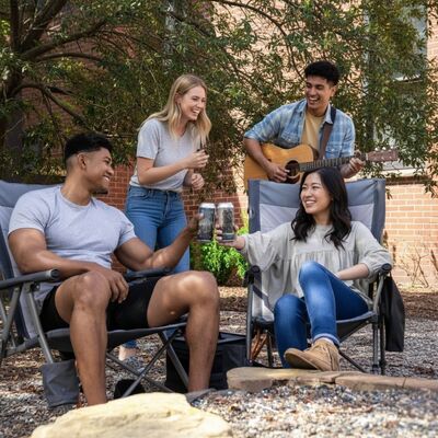 Portable Cooling Camping Chair Dengan Desain Ergonomis Dan Cooling Pad Yang Bisa Di lepaskan Untuk Aktivitas Dan Acara Luar Ruangan Yang Nyaman